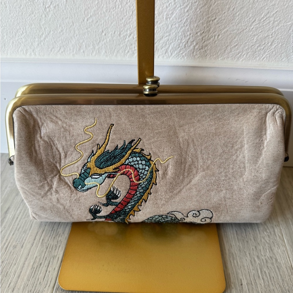 HOBO RARE NWOT Cream and Gold Dragon Embroidered Clutch